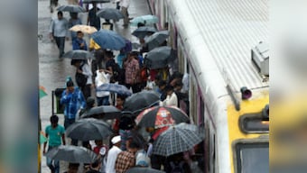#Mumbairains dominates trends as Twitterati responds to the surprise weather change and untimely showers