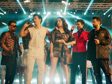 Nawabzaade song High Rated Gabru: Shraddha Kapoor, Varun Dhawan groove to Guru Randhawa's chartbuster Nawabzaade song High Rated Gabru: Shraddha Kapoor, Varun Dhawan groove to Guru Randhawa's chartbuster