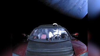 Malala Yousafzai and Elon Musk’s little Twitter conversation has won over many hearts