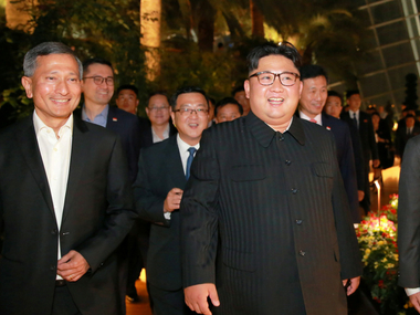 Ahead of summit with Donald Trump, Kim Jong-un visits gardens, strolls around Singapore in surprise evening tour Ahead of summit with Donald Trump, Kim Jong-un visits gardens, strolls around Singapore in surprise evening tour