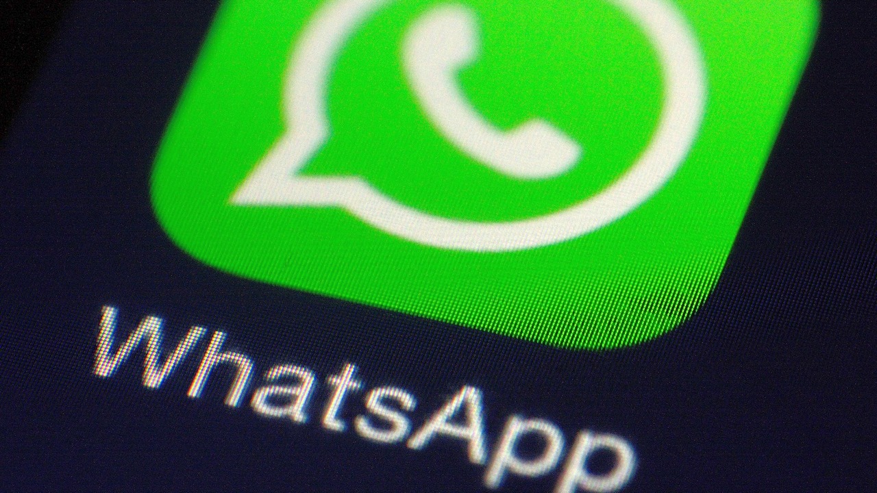 WhatsApp enables a feature that lets group admins restrict sending messages WhatsApp enables a feature that lets group admins restrict sending messages