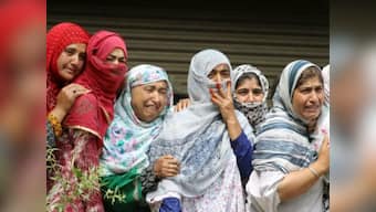 Violent clashes break out in North Kashmir's Trehgam two days after youth was killed in army firing