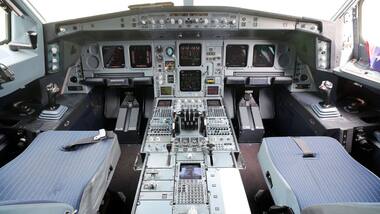 Airplane makers working on tech to reduce number of cockpit crew on long flights
