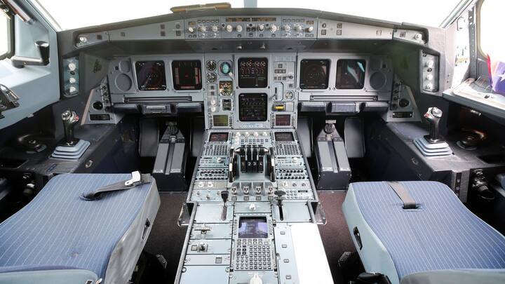 Airplane makers working on tech to reduce number of cockpit crew on long flights
