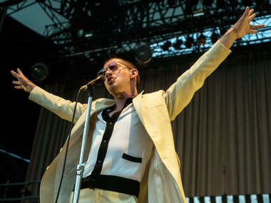 Watch: Arctic Monkeys cover indie rock classic 'Is This It?' by The Strokes at New York show Watch: Arctic Monkeys cover indie rock classic 'Is This It?' by The Strokes at New York show