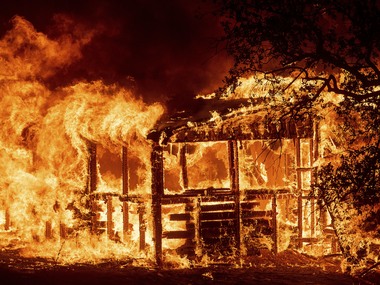 Uncontrollable wildfires in California destroy 500 structures, leaves 37,000 homeless; two firemen killed Uncontrollable wildfires in California destroy 500 structures, leaves 37,000 homeless; two firemen killed