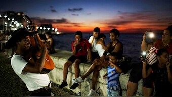 Mobile internet goes free and national for a day in Cuba to much cheer