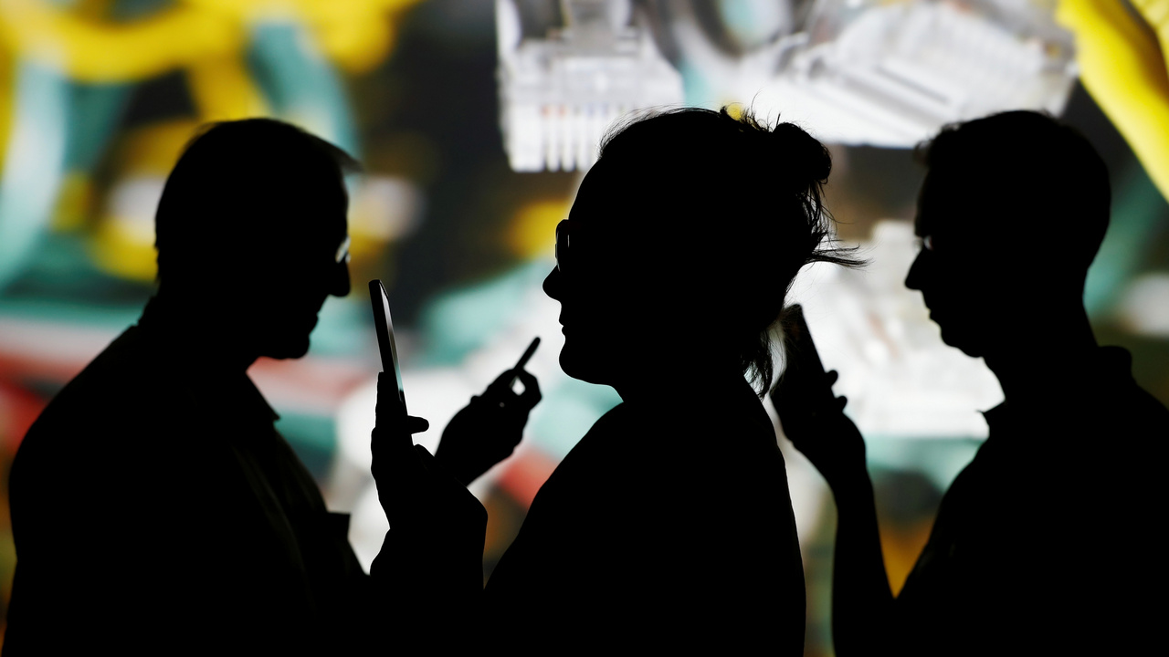 Only 7% of Internet connectivity in India is through fixed line network: TRAI Only 7% of Internet connectivity in India is through fixed line network: TRAI