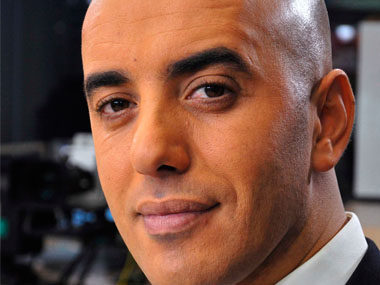 Notorious French gangster Redoine Faid flees Reau prison aboard hijacked helicopter; 2,900 policemen launch manhunt Notorious French gangster Redoine Faid flees Reau prison aboard hijacked helicopter; 2,900 policemen launch manhunt