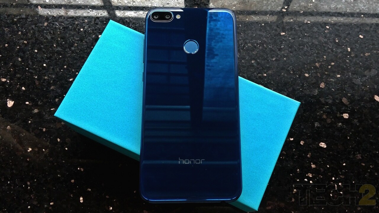 The back of the Honor 9N sports a glossy glass finish which gives it a premium look. Image: tech2/Shomik Sen Bhattacharjee
