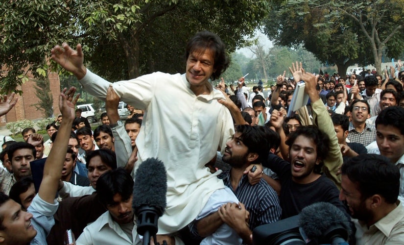 Imran Khan's Party Claims Majority In Pakistan After Coalition Talks Imran Khan's Party Claims Majority In Pakistan After Coalition Talks