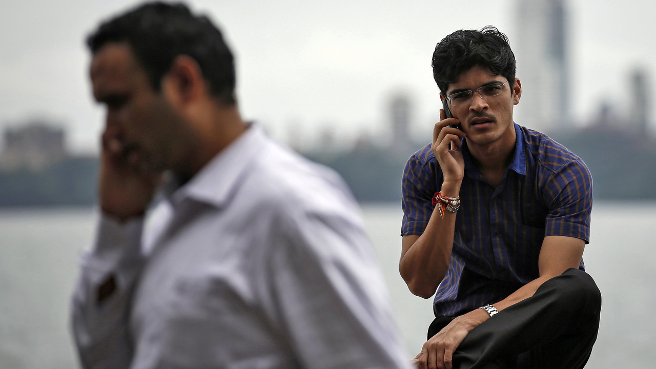 DoT receives 40 to 50 mn consumer complaints annually, says Telecom Secretary DoT receives 40 to 50 mn consumer complaints annually, says Telecom Secretary