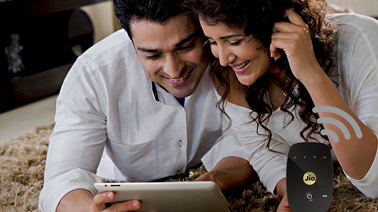 Reliance Jio PostPaid offer to bring JioFi at Rs 499 after a cashback of Rs 500 Reliance Jio PostPaid offer to bring JioFi at Rs 499 after a cashback of Rs 500