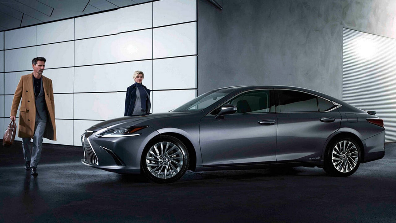 Lexus Launches New Es 300h Hybrid Sedan In India Priced At Rs 59 13 Lakh Technology News Firstpost
