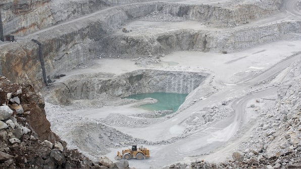 Kentucky limestone will be used for a new 21-acre oyster reef off Texas