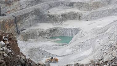 Kentucky limestone will be used for a new 21-acre oyster reef off Texas