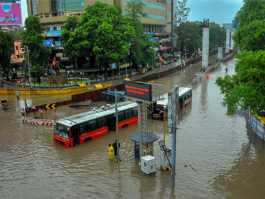 Maharashtra's Nagpur records 265 mm of rainfall in nine hours, several localities flooded; heavy rain expected today too Maharashtra's Nagpur records 265 mm of rainfall in nine hours, several localities flooded; heavy rain expected today too
