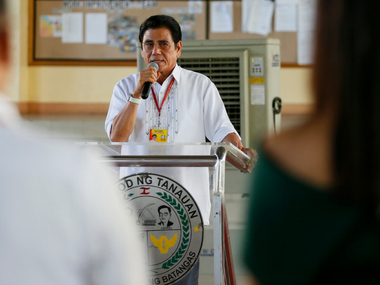 Mayor of Philippines' Tanauan City shot dead at event; investigations underway to find links to country's anti-drug campaign Mayor of Philippines' Tanauan City shot dead at event; investigations underway to find links to country's anti-drug campaign