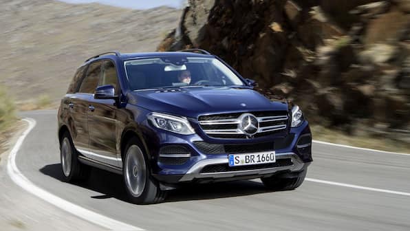 2019 Mercedes-Benz GLE SUV interior sketches reveal massive dashboard displays