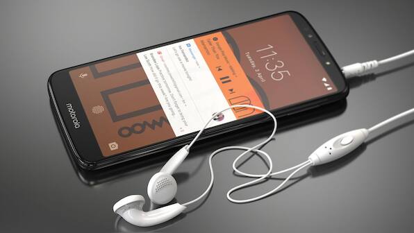 Moto E5 vs Moto E5 Plus vs RealMe 1 vs Redmi Note 5: Budget smartphone showdown