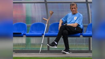 Uruguay's 71-year-old coach Oscar Tabarez signs contract extension until 2022 World Cup despite failing health