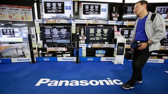 Panasonic joins Japan Display to license low cost OLED panel-making process