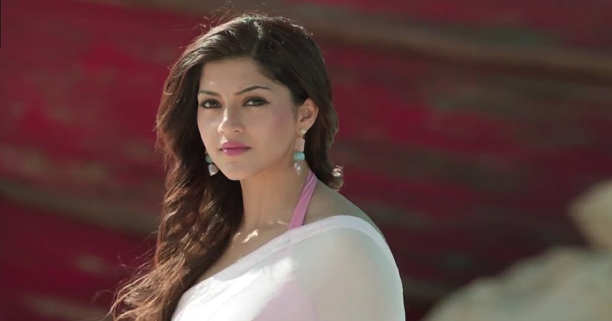 Mehreen Pirzada detained at US airport in wake of Tollywood ...