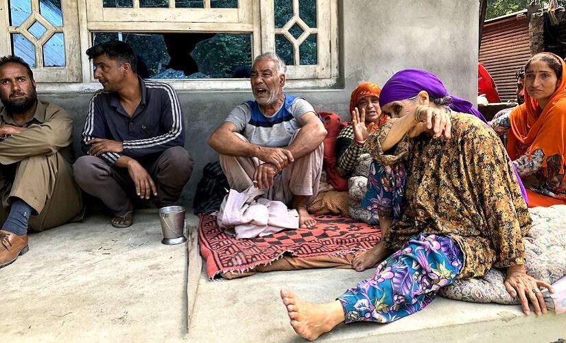 Mohammad Saleem Shah's family mourns the murder of the cop. Firstpost/Sameer Yasir