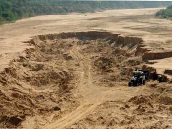 Two News18 journalists attacked in Punjab's Jalalabad for reporting on illegal mining mafia, says report