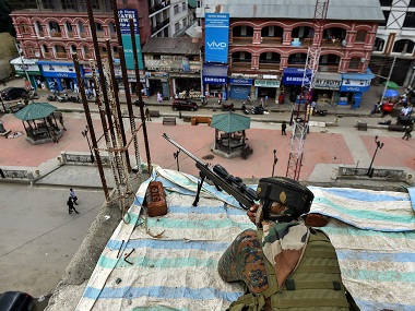 Security forces lay siege to Srinagar's Lal Chowk, launch cordon and search operations to crack down on hidden militants Security forces lay siege to Srinagar's Lal Chowk, launch cordon and search operations to crack down on hidden militants