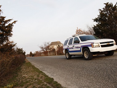 New York: School suspends 70-year-old math teacher after he offers student iPhone for sex in Long Island New York: School suspends 70-year-old math teacher after he offers student iPhone for sex in Long Island