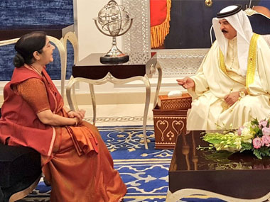 Sushma Swaraj meets Bahrain's king Hamad bin Isa, PM Khalifa bin Salman; leaders discuss trade, defence, energy Sushma Swaraj meets Bahrain's king Hamad bin Isa, PM Khalifa bin Salman; leaders discuss trade, defence, energy