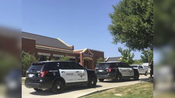 Five killed in Texas in two separate shootings; police suspect incidents may be related