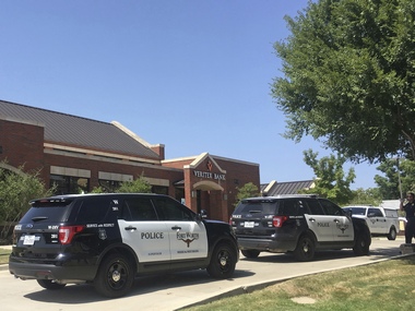 Five killed in Texas in two separate shootings; police suspect incidents may be related Five killed in Texas in two separate shootings; police suspect incidents may be related