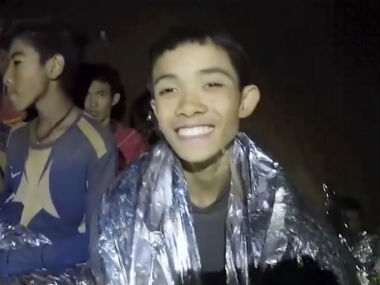 Former Thai Navy Seal says boys were sedated and stretchered from flooded cave in dramatic rescue Former Thai Navy Seal says boys were sedated and stretchered from flooded cave in dramatic rescue