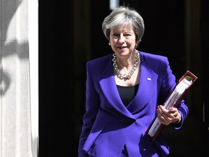 Theresa May secures Cabinet agreement on Brexit plan, gets support for 'business-friendly' proposal to restart talks with EU