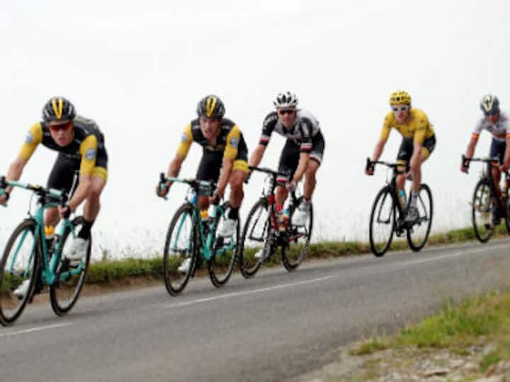 Tour de France 2018: Geraint Thomas stretches yellow jersey lead as Slovenia's Primoz Roglic wins 19th stage