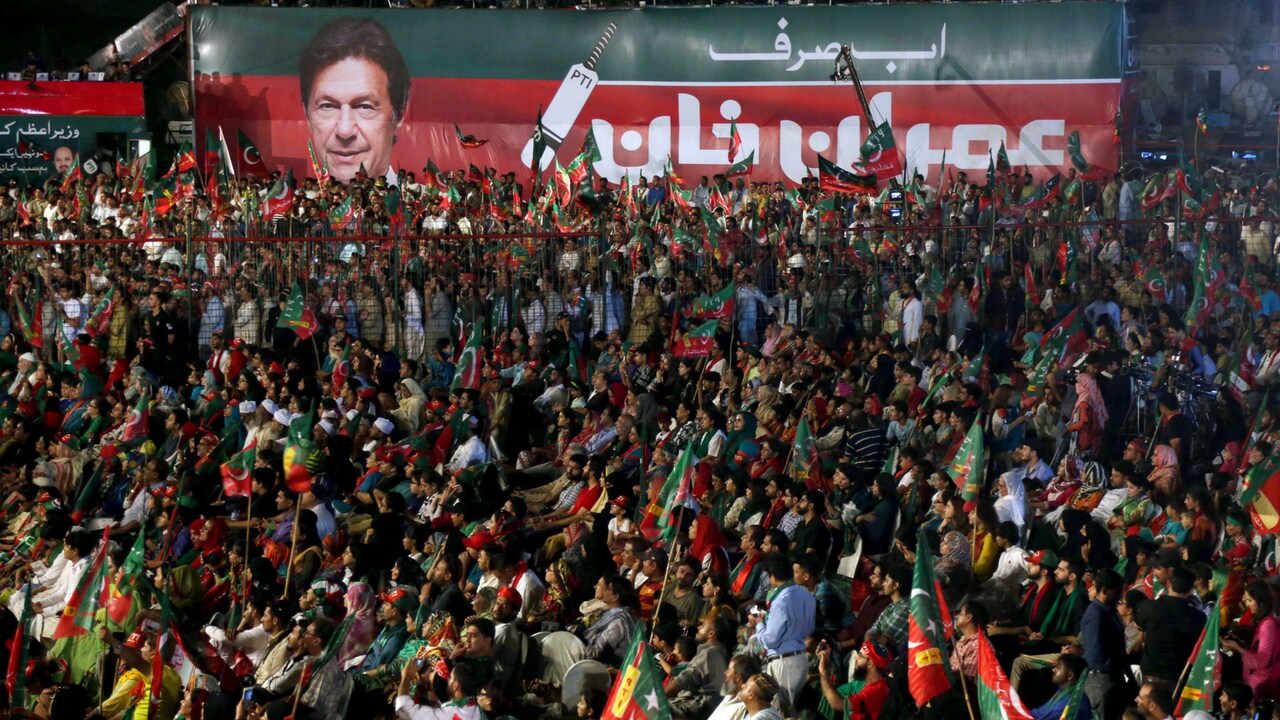 Pakistan General Election 2018 Pti Supporters Rejoice As Party Leads