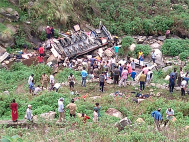Bus falls in gorge in Uttarakhand's Tehri killing 14, 17 hurt; Rs 2 lakh ex-gratia for kin of dead, Rs 50,000 to injured