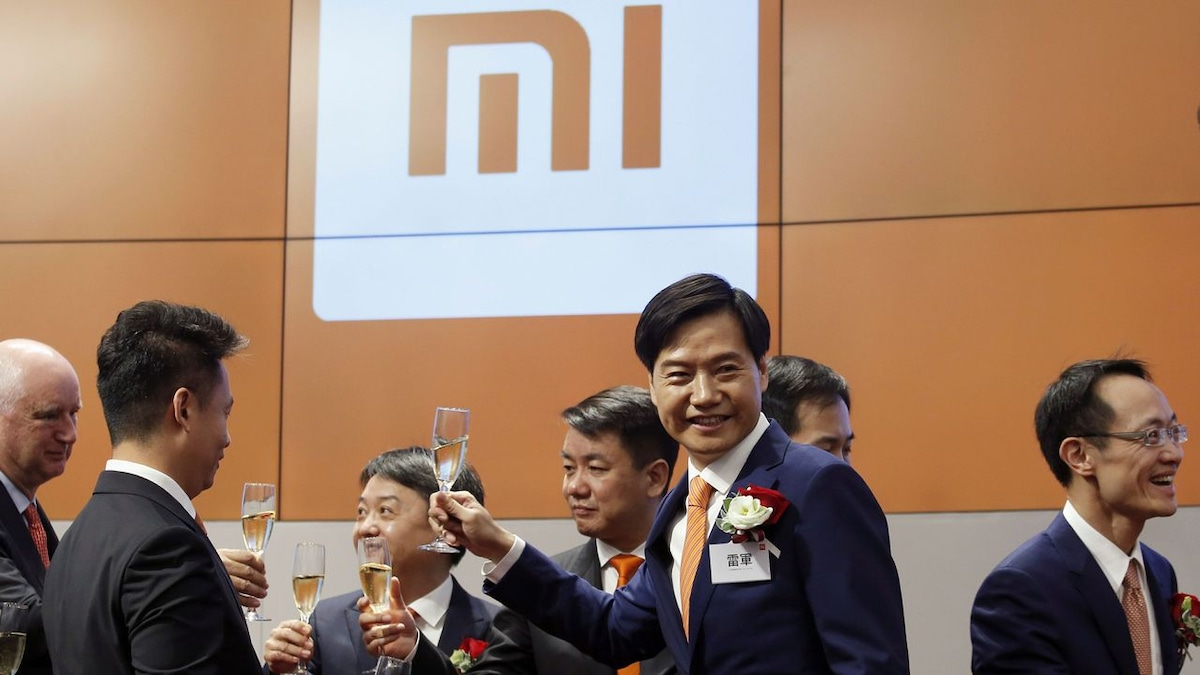 Xiaomi shares dropped by 2.9 percent on the first day of its IPO listing