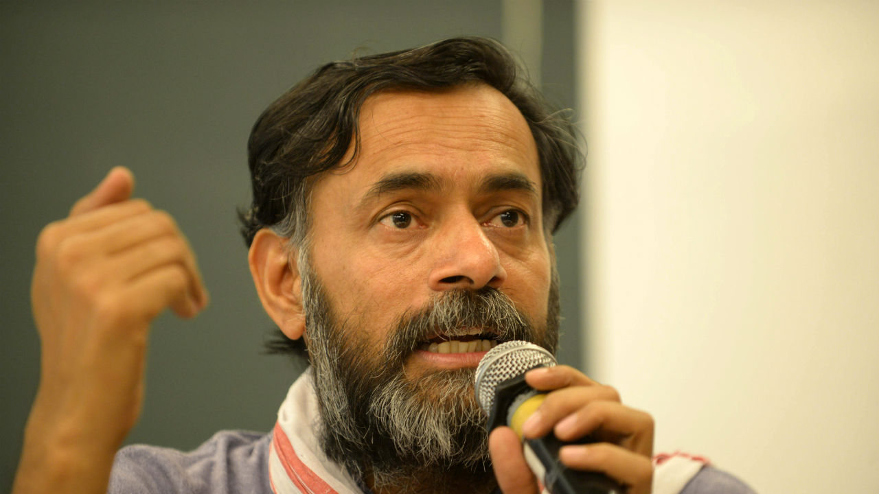 Yogendra Yadav resigns from SKM committee says, will remain a 'soldier of the farmers' Yogendra Yadav resigns from SKM committee says, will remain a 'soldier of the farmers'