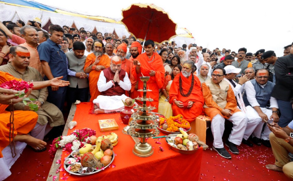 Shah visited Maujgiri Ghat for ‘ganga aarti’ and ‘bhasma aarti’. Twitter@AmitShah Shah visited Maujgiri Ghat for ‘ganga aarti’ and ‘bhasma aarti’. Twitter@AmitShah