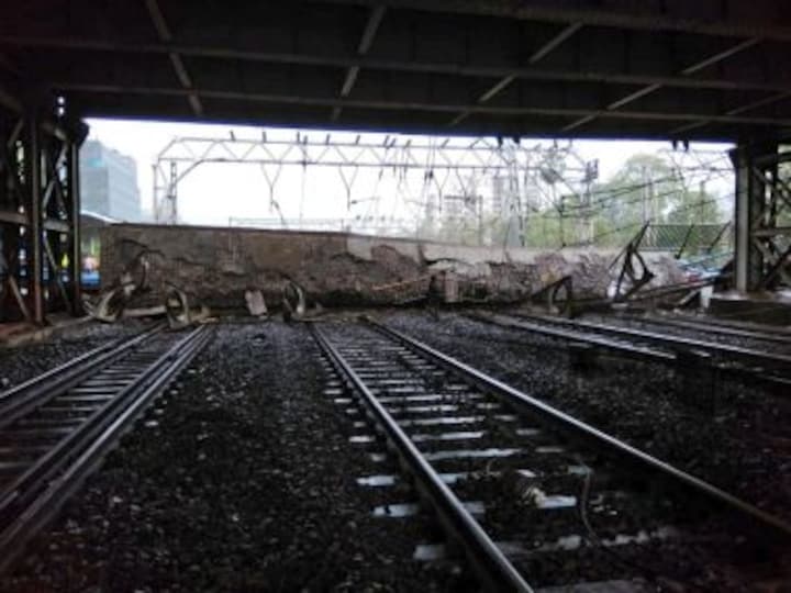 Andheri bridge collapse updates: Mumbai motorman who averted major tragedy gets Rs 5 lakh reward