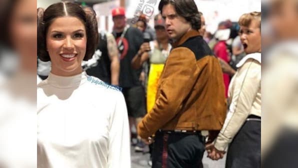 Star Wars cosplayers recreate popular 'distracted boyfriend meme' at 2018 San Diego Comic-Con