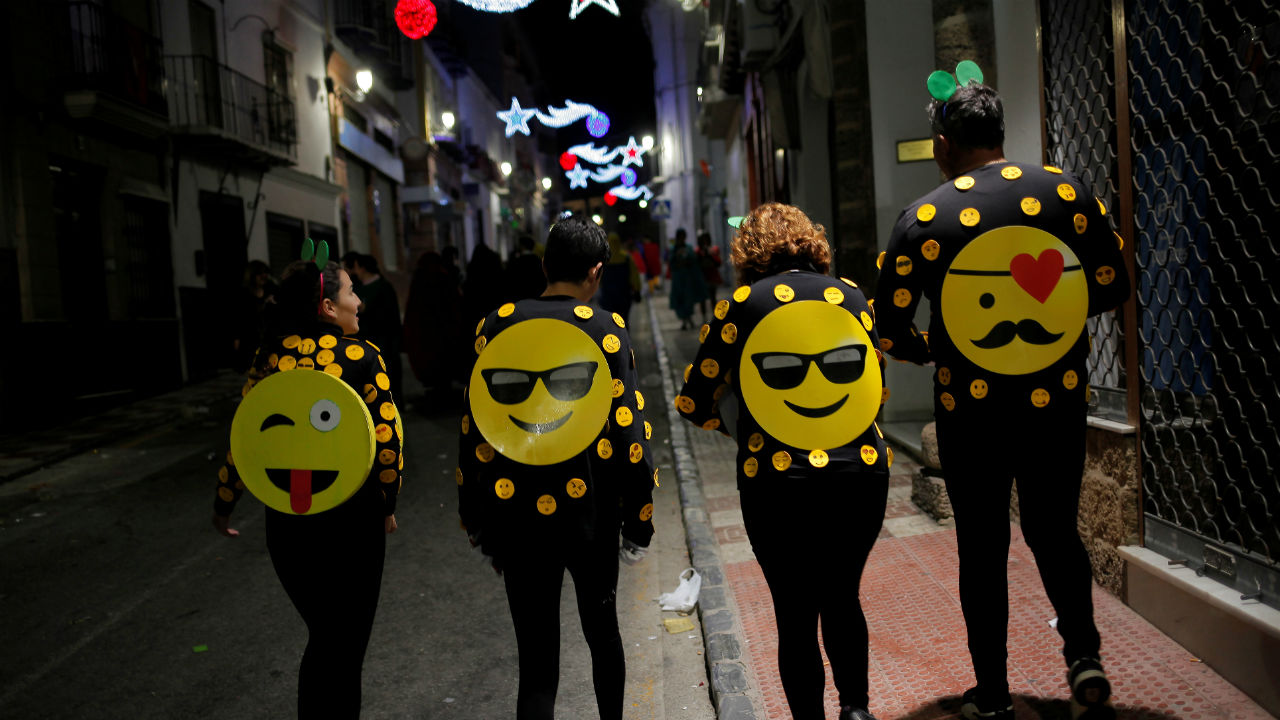 World Emoji Day: Facebook, Twitter, Apple reveal new emojis and its statistics World Emoji Day: Facebook, Twitter, Apple reveal new emojis and its statistics