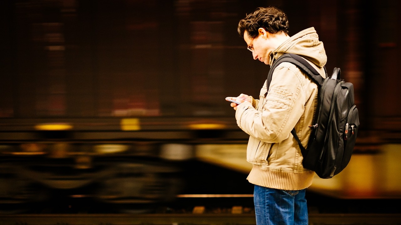 Facebook's 'Talk the Walk' AI guide can help you navigate without access to GPS Facebook's 'Talk the Walk' AI guide can help you navigate without access to GPS
