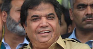 Pakistan PM Sharif's aide offers PKR 50,000 reward for anyone who rips off former minister's wig