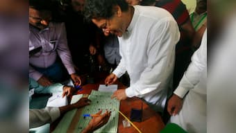 Imran Khan will surely up the ante on Kashmir issue, but post-election 'fractious' Pakistan will keep him busy