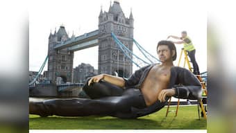Jeff Goldblum's 25-foot statue erected in London to commemorate 25 years of Jurassic Park