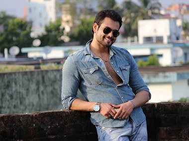 Bengali television actor Joy Mukherjee arrested for threatening Mone Pore Ajo Sei Din co-star Sayantika Banerjee Bengali television actor Joy Mukherjee arrested for threatening Mone Pore Ajo Sei Din co-star Sayantika Banerjee